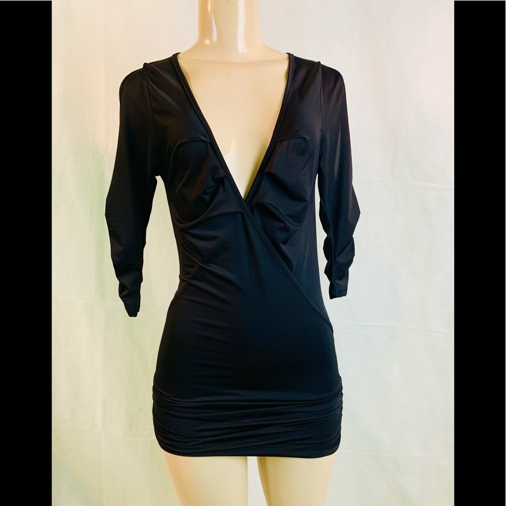 Unica Club Opened Sleeved Top